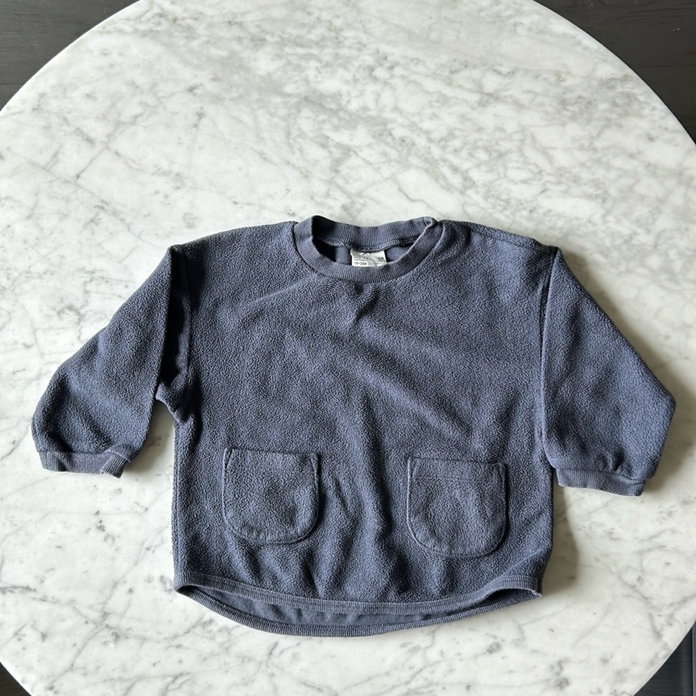 Uniqlo navy fleece sweatshirt size 18-24 months